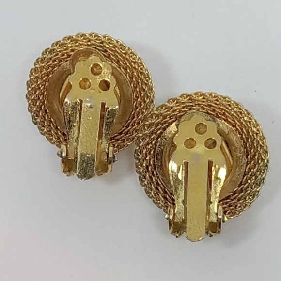 * vintage pink Angel Skin Coral flowers gold tone mesh button clip on earrings - Picture 5 of 5